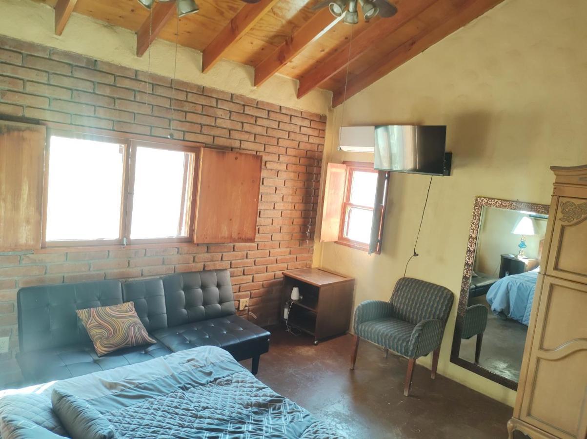 Rancho Los Amigos Cabin Lodge 恩塞纳达港 外观 照片